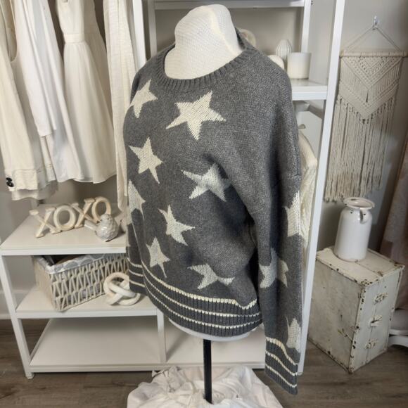Easel Women's Size L Gray and Cream Star Pullover Sweater #3292 - Picture 2 of 6